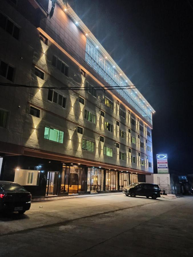 Emmaus Condotel Angeles Eksteriør billede