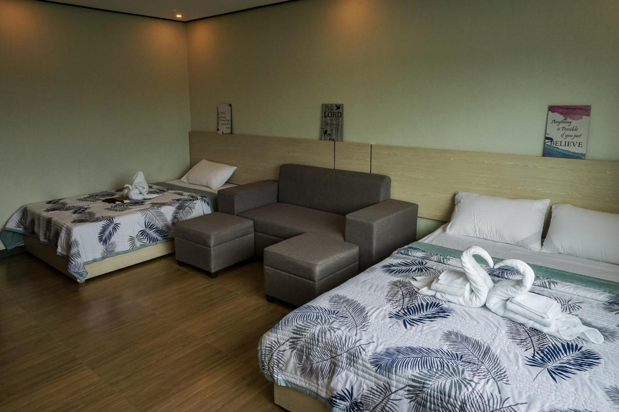 Emmaus Condotel Angeles Eksteriør billede